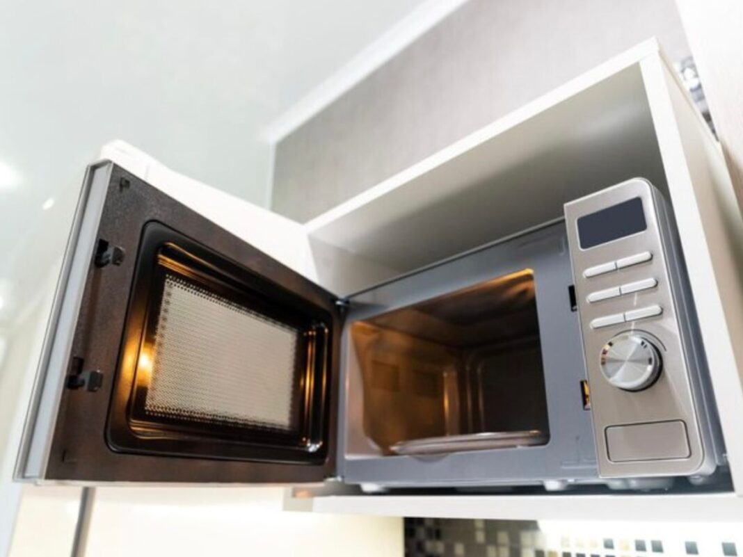 micro-ondas Micro-ondas aberto