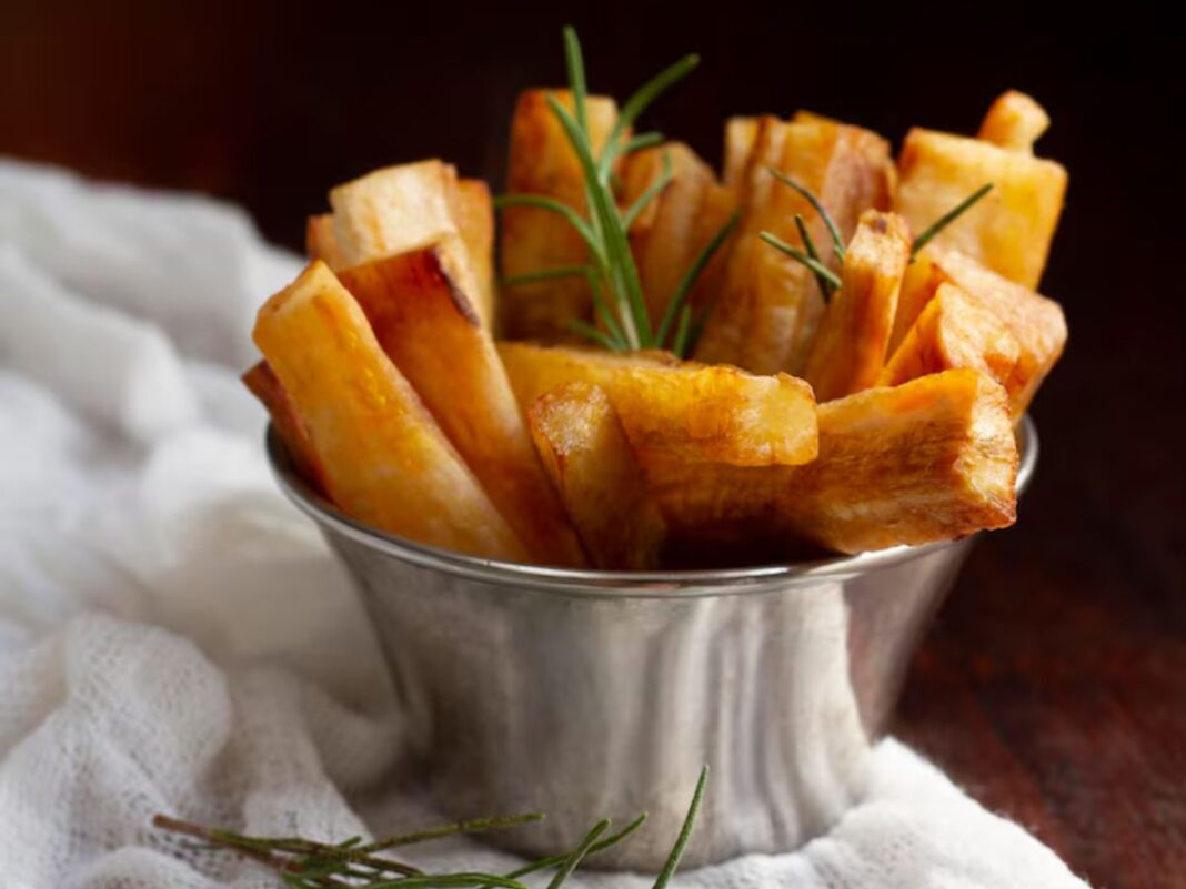 pestisco-batata-facil-palitinhos Batatas cortadas em palitos dentro de um pote