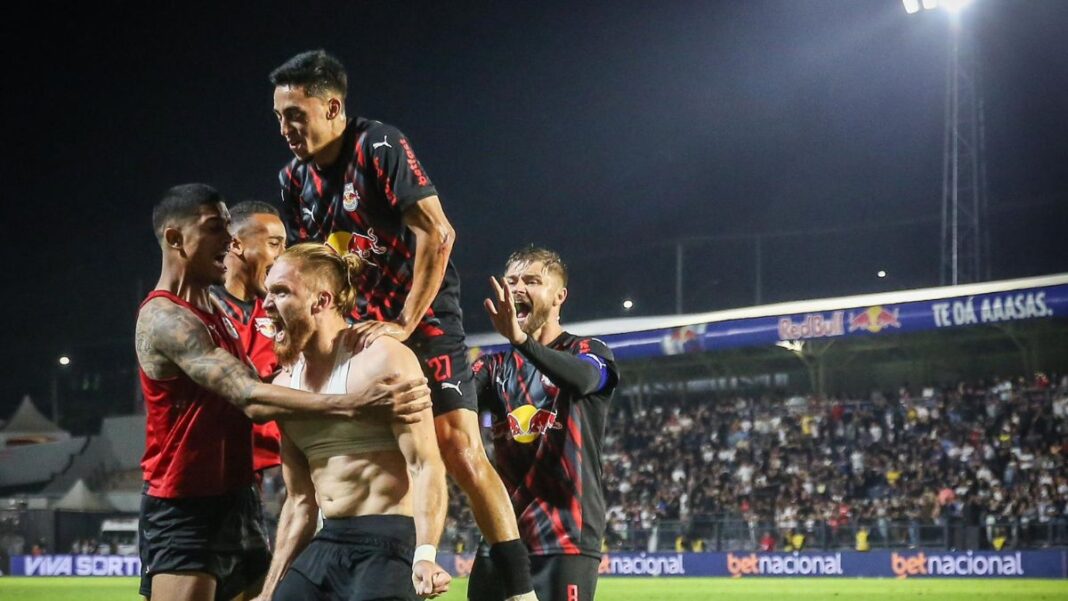 Isidro Pitta celebra o gol contra o Corinthians