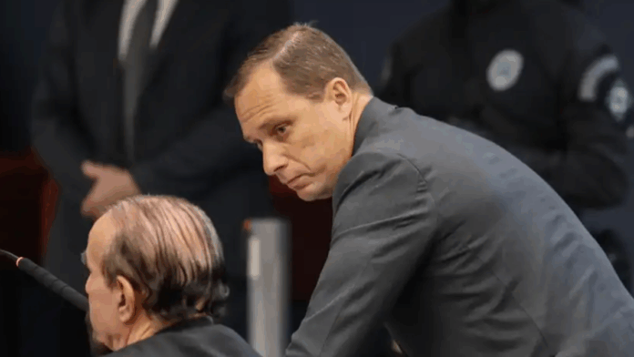 O ex-ajudante de ordens de Jair Bolsonaro, ex-tenente-coronel Mauro Cid, durante sessão no STF